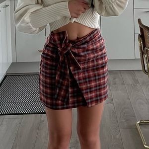 Sold / Aritzia wilfred wrap skirt